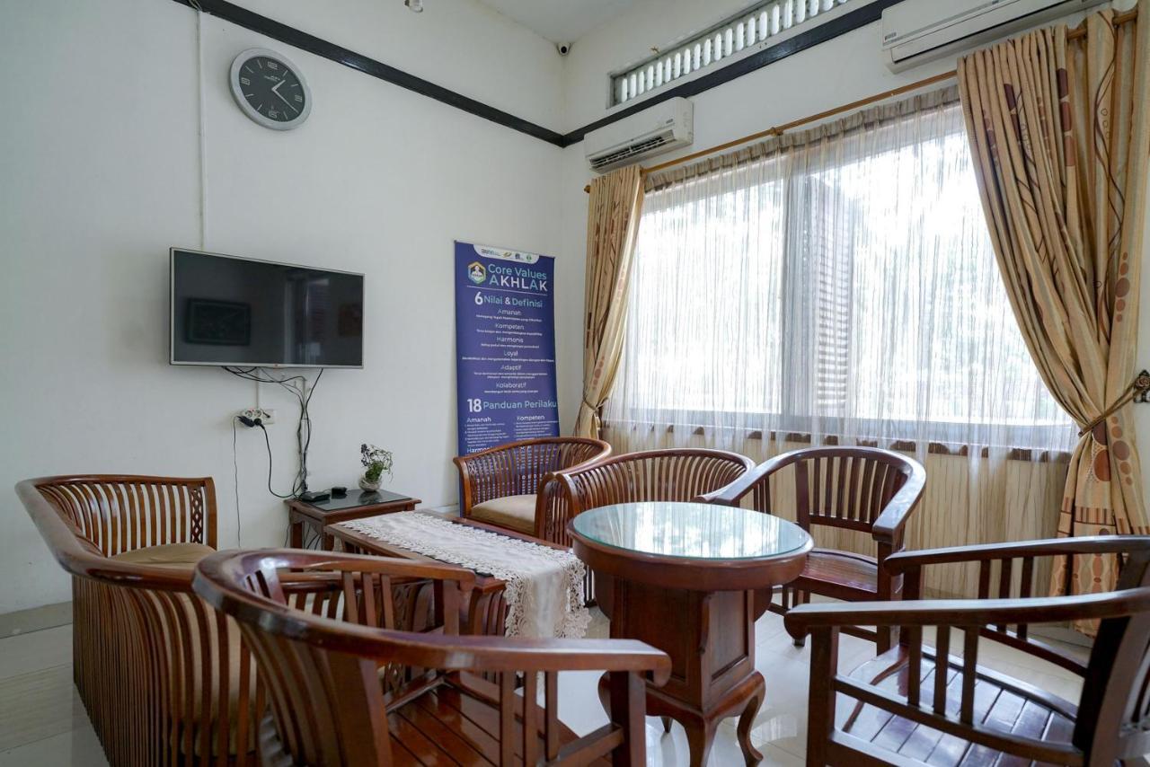 Reddoorz @ Avros Guest House เมดาน ภายนอก รูปภาพ